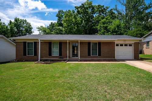 1906 Green Acres Rd, Jacksonville, AR, 72076-2804 | Card Image