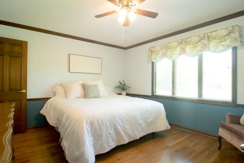 135 Hillcrest Ct, Barrington, IL, 60010-4709 | Card Image
