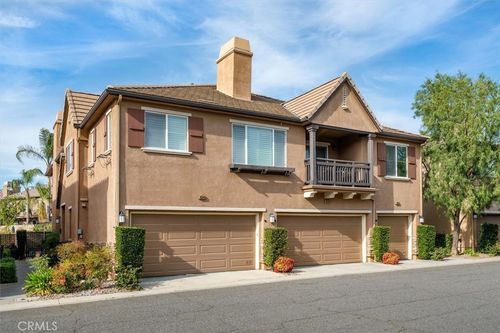 19345 Laroda Ln, Saugus, CA, 91350-3232 | Card Image