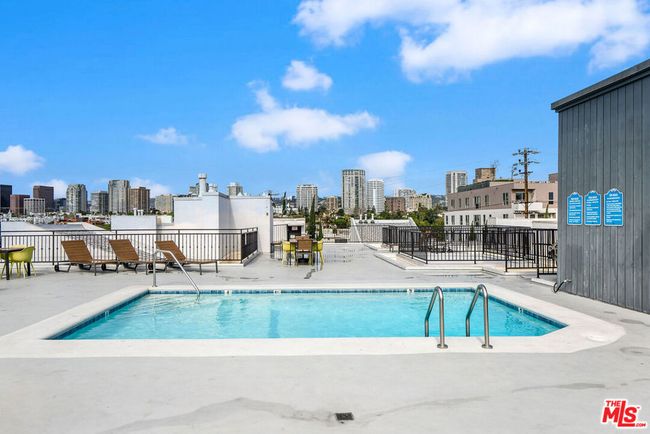 204 - 1830 Westholme Ave, Condo with 2 bedrooms, 3 bathrooms and 2 parking in LOS ANGELES CA | Image 31