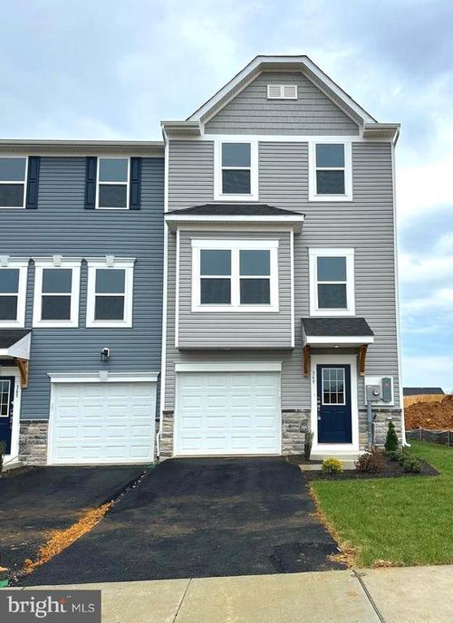 369 Huntwell W Ave, RANSON, WV, 25438 | Card Image