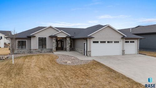204 N Autumnwood Ct, Sioux Falls, SD, 57110-6280 | Card Image
