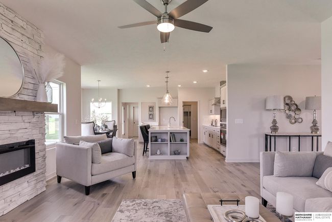 5513 N 191 St St, House other with 4 bedrooms, 3 bathrooms and 3 parking in Elkhorn NE | Image 17