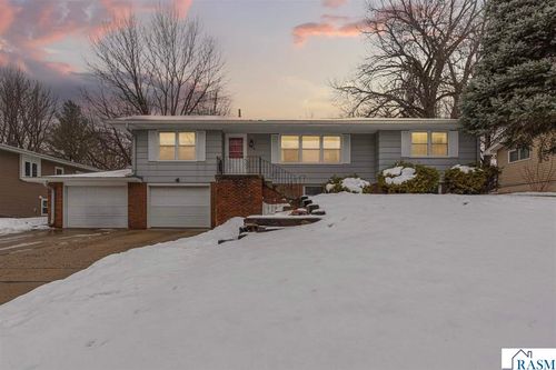 826 N 9th St, Saint Peter, MN, 56082-1264 | Card Image