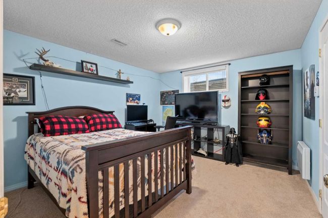 755 Hawkside Mews Nw, Home with 4 bedrooms, 3 bathrooms and 4 parking in Calgary AB | Image 32