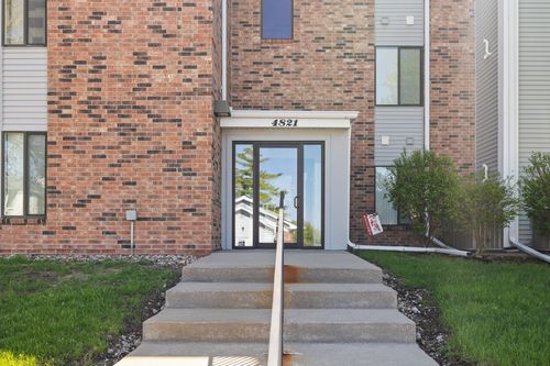 21-4821 86th St, Urbandale, IA, 50322-7304 | Card Image