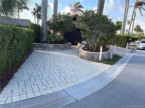 350 Nw Foursome Ln, Port Saint Lucie, FL, 34986-2242 | Card Image