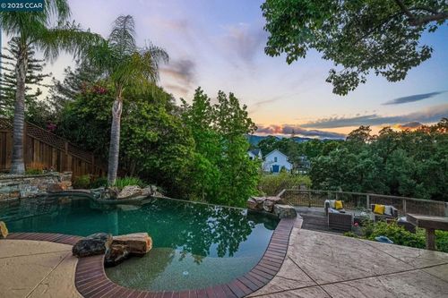 34 Willowview Ct, Danville, CA, 94526-1945 | Card Image
