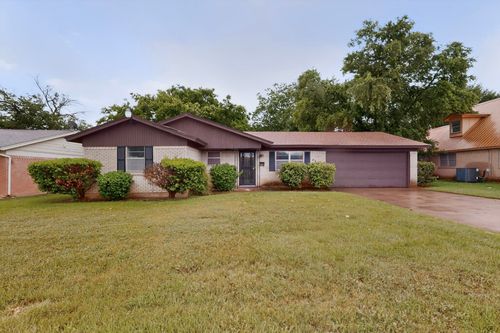 4429 Berke Rd, Fort Worth, TX, 76115-2822 | Card Image