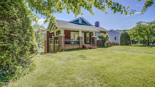 704 Reynolds St, Bristol, TN, 37620-3523 | Card Image
