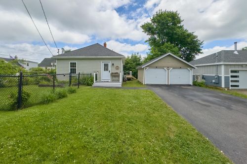 39 Knott St, Rockland, ME, 04841-2413 | Card Image