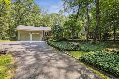 20 Winding Brook Ln, Redding, CT, 06896-1917 | Card Image