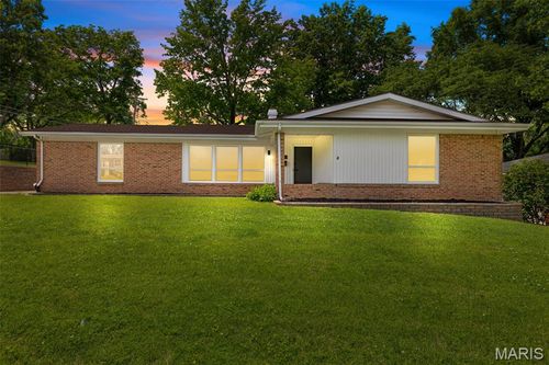 2025 Granada Dr, Florissant, MO, 63033-2810 | Card Image