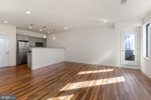 apt-304-2411 Kensington Ave, PHILADELPHIA, PA, 19125-1258 | Card Image