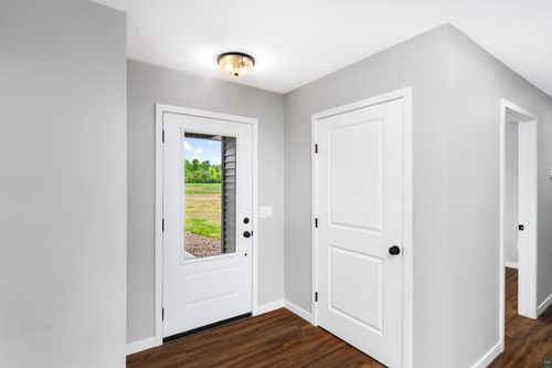 5575 Riverview Trl, Cromwell, MN, 55726-8173 | Card Image