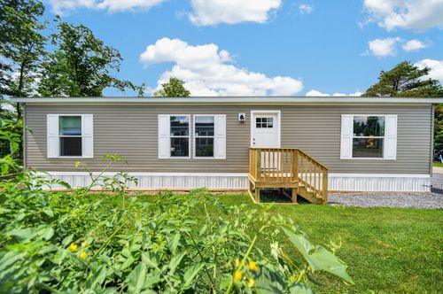 137 Imperial Way, Edinboro, PA, 16412-1774 | Card Image