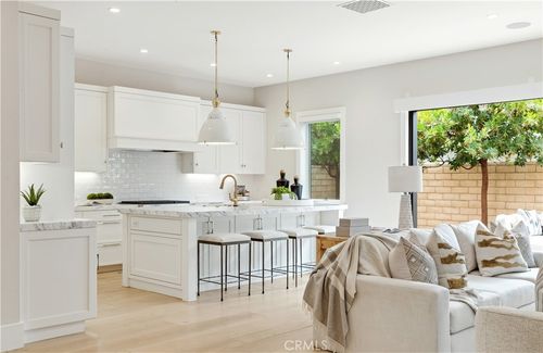 387 La Perle Pl, Costa Mesa, CA, 92627 | Card Image