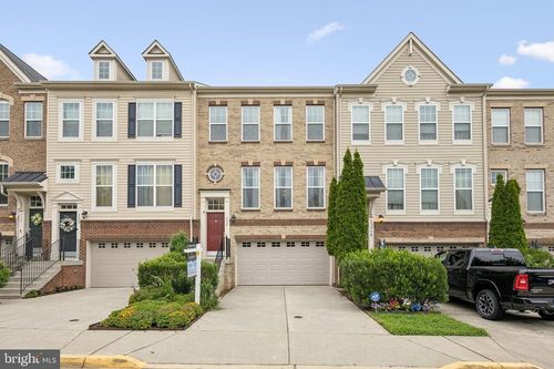 9027 Phita Ln, MANASSAS PARK, VA, 20111-8043 | Card Image