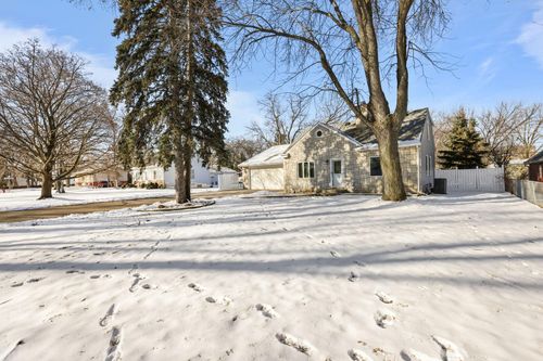 9016 Jackson Ave, Circle Pines, MN, 55014-3650 | Card Image