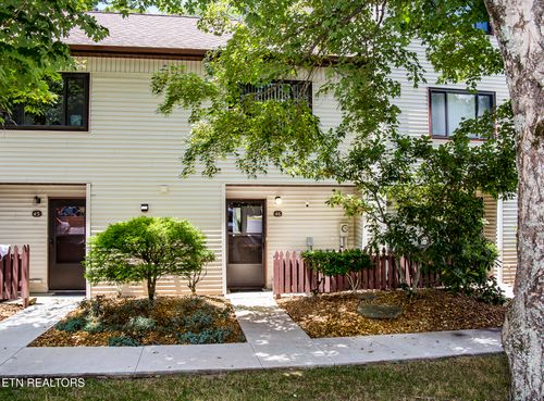 46 Wilshire Heights Dr, Crossville, TN, 38558-6261 | Card Image