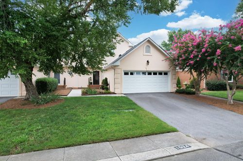 1524 Heritage Landing Dr, Chattanooga, TN, 37405-4251 | Card Image