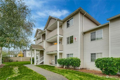 g301-1001 W Casino Road, Everett, WA, 98204 | Card Image