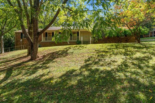 841 Highland Crest Dr, Nashville, TN, 37205-4617 | Card Image