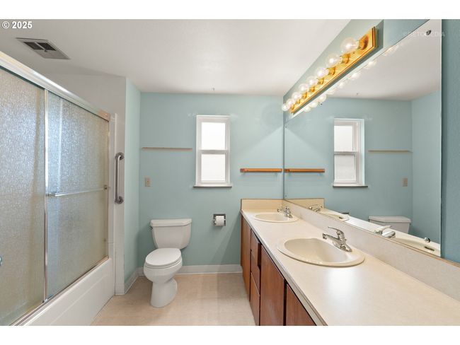 5312 Sw Erickson Ave, Condo with 2 bedrooms, 2 bathrooms and 1 parking in Beaverton OR | Image 16