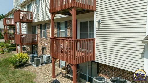 apt-105-3079 Sw Maupin Ln, Topeka, KS, 66614-5311 | Card Image