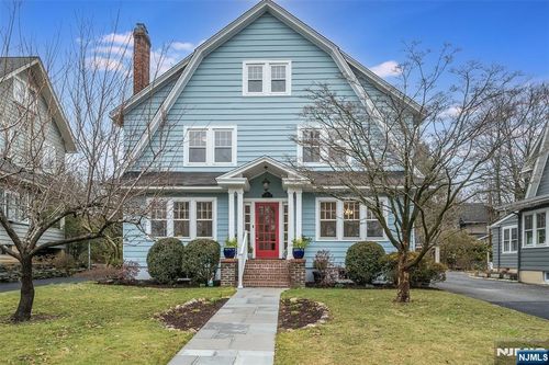 26 Clairidge Ct, Montclair, NJ, 07042-5016 | Card Image