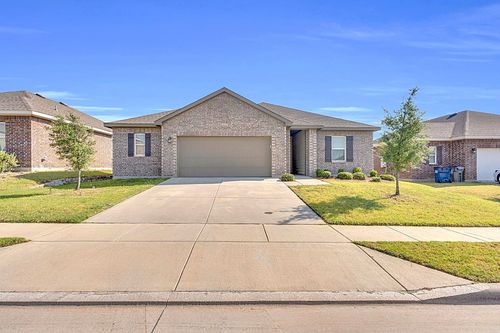 213 Sabine River Rd, Glenn Heights, TX, 75154-5574 | Card Image