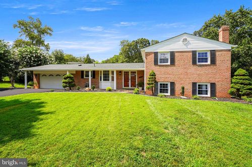 8800 Dianne Pl, SPRINGFIELD, VA, 22152-2702 | Card Image