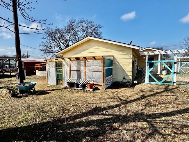 302 E Castlewood Dr, House other with 2 bedrooms, 1 bathrooms and 4 parking in Granite Shoals TX | Image 19
