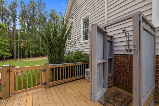 Outdoor shower | Image 44
