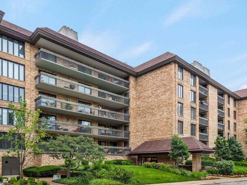 n201-1621 Mission Hills Rd, Northbrook, IL, 60062-5739 | Card Image