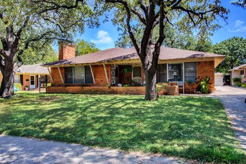 6552 Saint Moritz Ave, Dallas, TX, 75214-2428 | Card Image