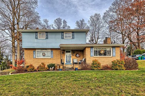 1212 Mountain View Dr, Greensburg, PA, 15601-3723 | Card Image