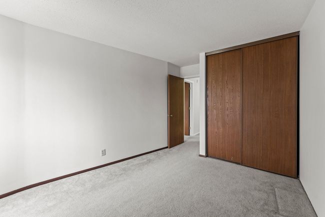 32-web-or-mls-5697_Green_Circle_Dr_Unit_319-63.jpg | Image 15