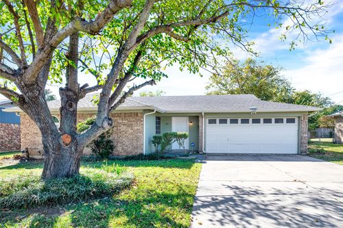 363 Mustang Dr, Saginaw, TX, 76179-1947 | Card Image