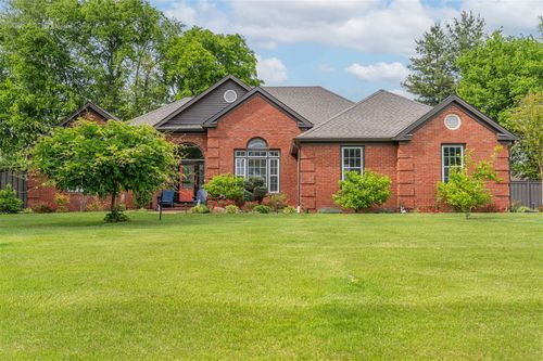 32 Hightower Ct, Bowling Green, KY, 42103-7043 | Card Image