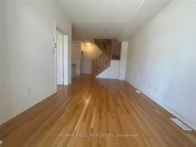 29 Vantage Loop, House attached with 3 bedrooms, 3 bathrooms and 2 parking in Newmarket ON | Image 8