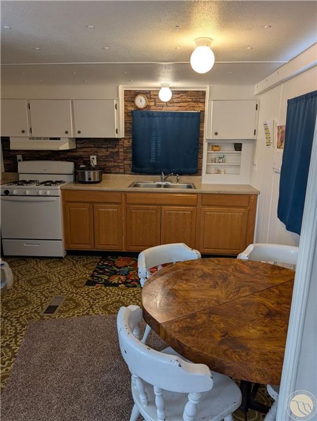 TRAILOR-8 - 1600 W 3 Rd. St. W., House other with 2 bedrooms, 1 bathrooms and null parking in Roundup MT | Image 12