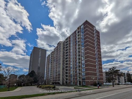301-3170 Kirwin Avenue, Mississauga, ON, L5A3R1 | Card Image