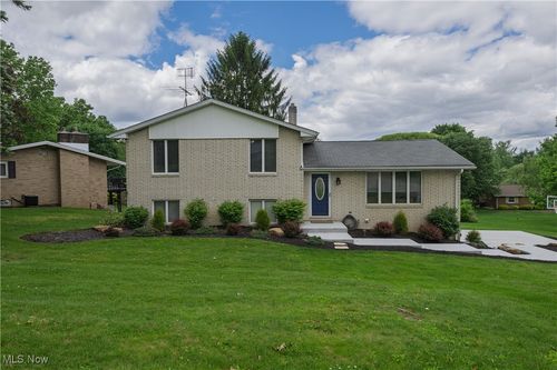 4184 Meadowview Dr Nw, Canton, OH, 44718-2126 | Card Image