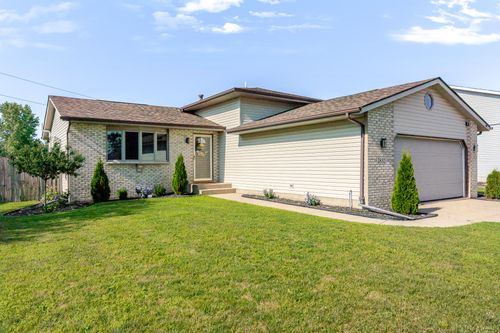 7832 Murrelet St, Hobart, IN, 46342 | Card Image