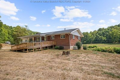 20 Horseshoe Bend Road, House other with 3 bedrooms, 2 bathrooms and null parking in Sissonville WV | Image 3