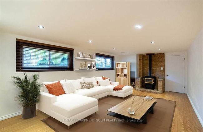 125 Lakeside Dr, House other with 4 bedrooms, 2 bathrooms and 4 parking in Grimsby ON | Image 20