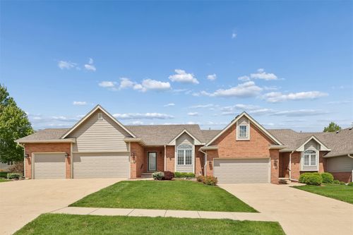 1845 Se Ashleaf Cir, Waukee, IA, 50263-8247 | Card Image