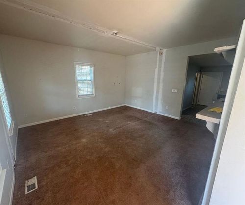 5608 Pine St, flowery branch, GA, 30542-3287 | Card Image