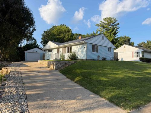 108 Skylark Dr, Rockford, IL, 61107-4833 | Card Image